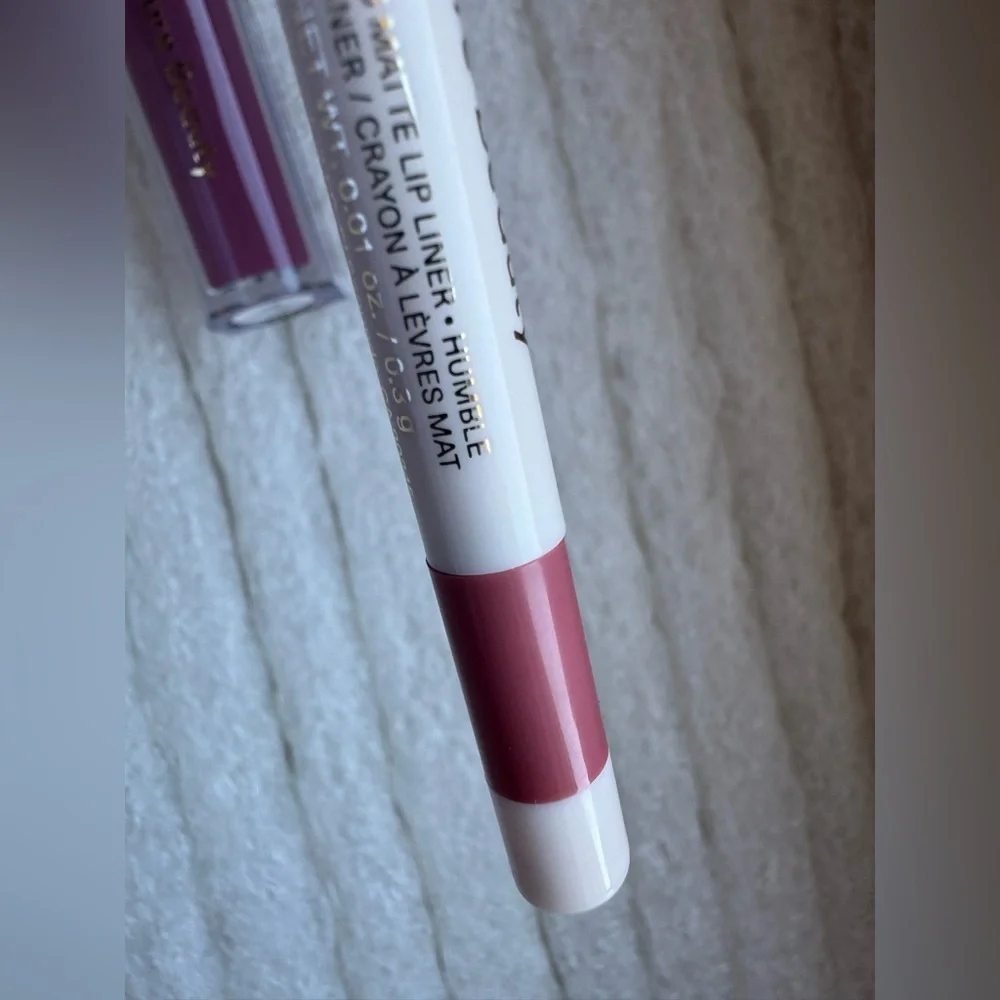 NWT Rare Beauty Matte Lip Liner Humble Stay Vulnerable Nearly Mauve